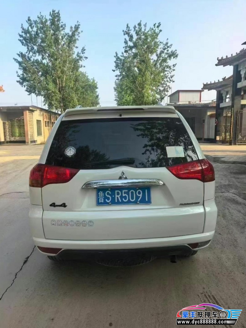 16年三菱帕杰罗轿车抵押车出售