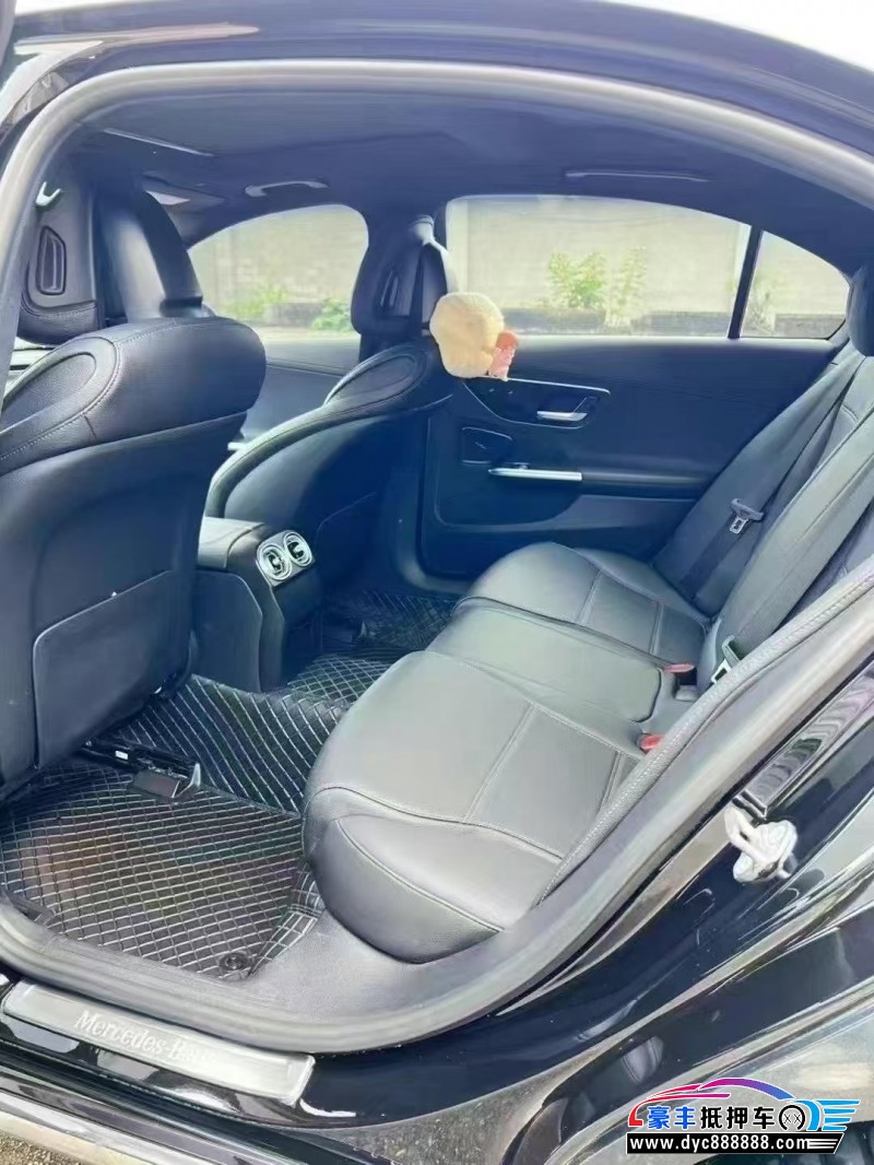 23年奔驰C轿车抵押车出售