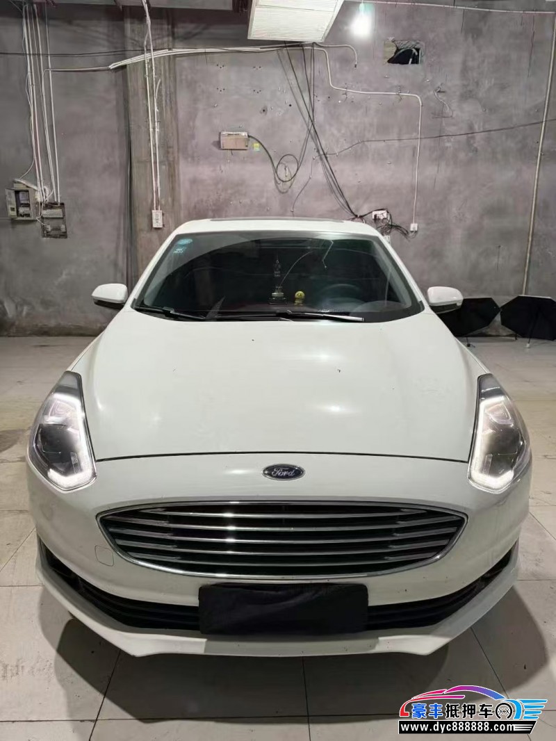 20年福特福睿斯轿车抵押车出售