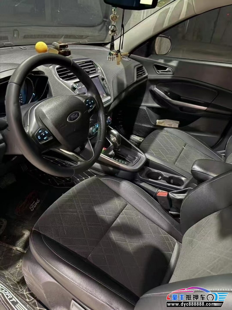 20年福特福睿斯轿车抵押车出售