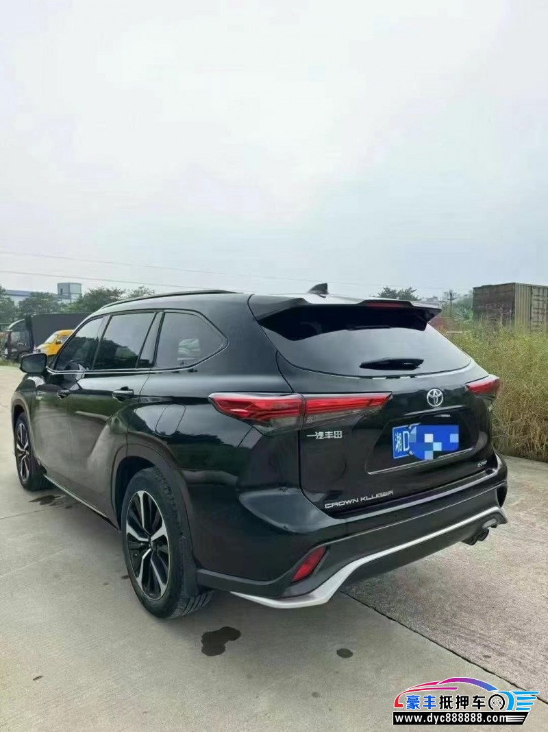 23年丰田皇冠轿车抵押车出售