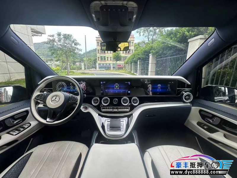 24年奔驰威霆轿车抵押车出售