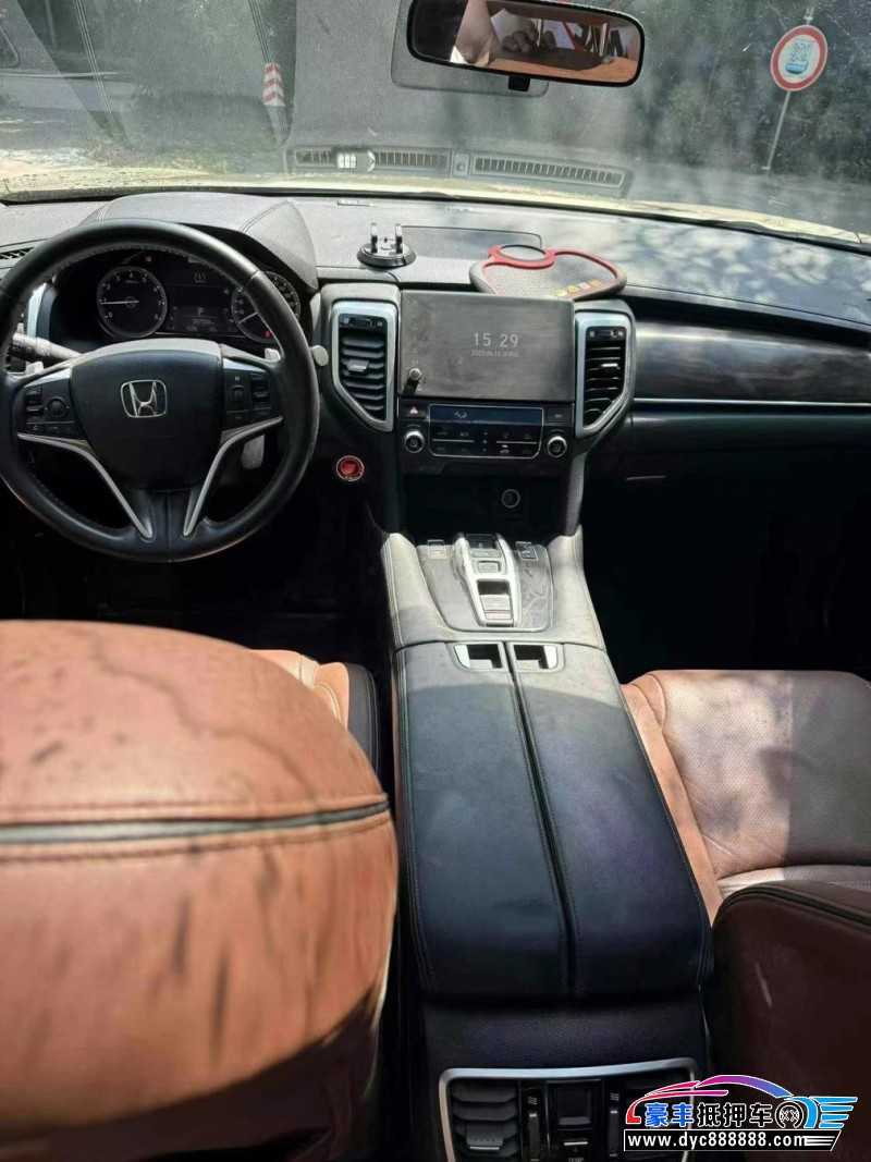 17年本田UR-V轿车抵押车出售