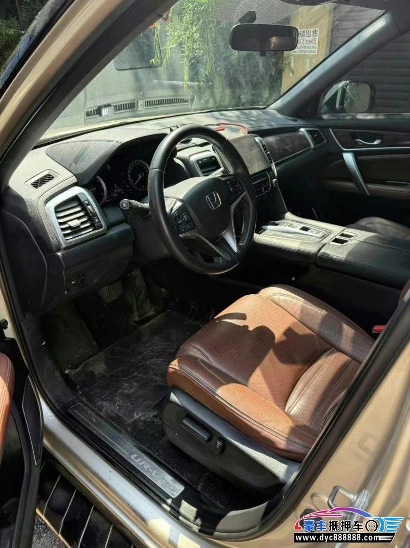 17年本田UR-V轿车抵押车出售