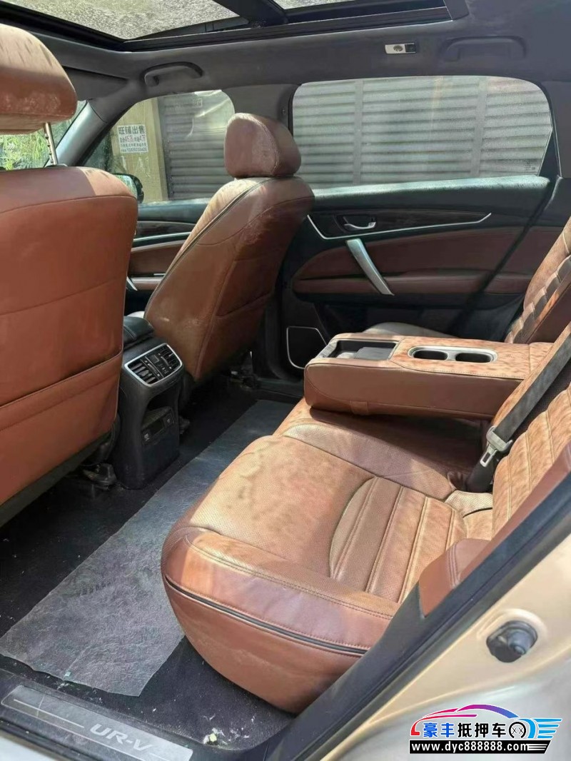 17年本田UR-V轿车抵押车出售