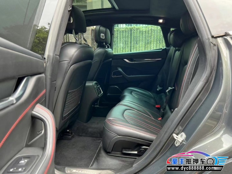 17年玛莎拉蒂莱万特轿车抵押车出售