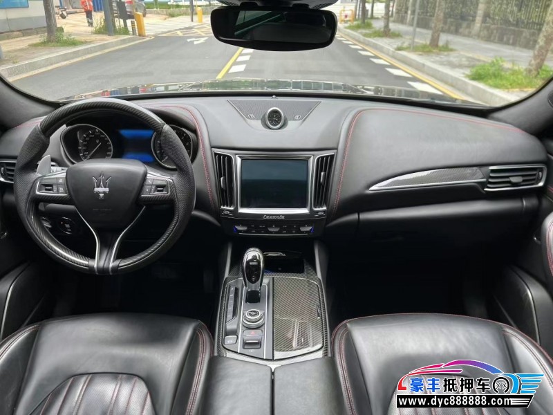 17年玛莎拉蒂莱万特轿车抵押车出售