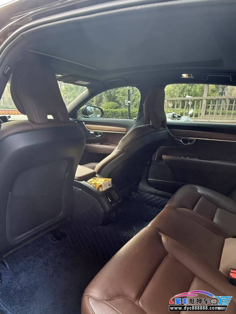 20年沃尔沃S90轿车抵押车出售