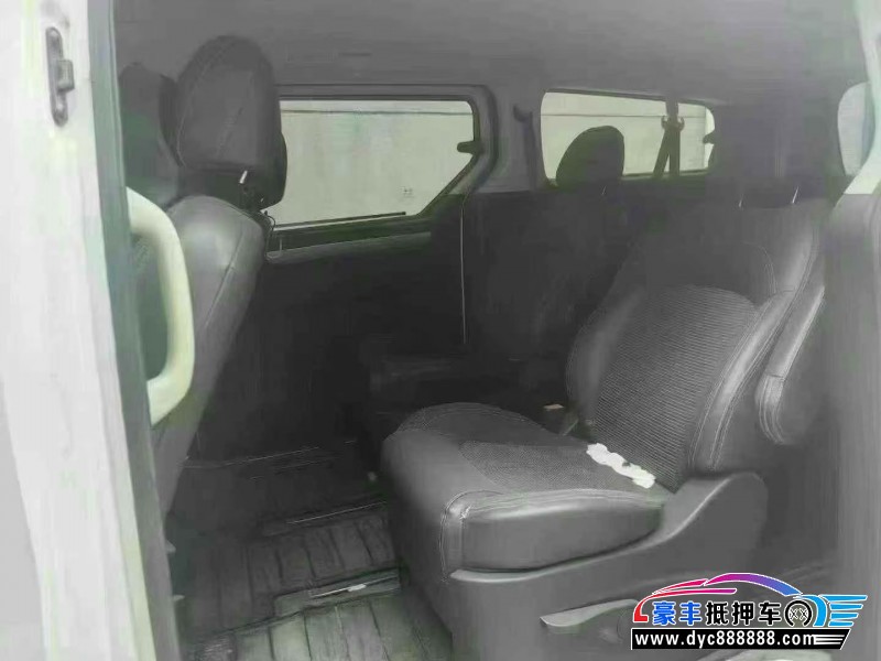 18年上汽大通G10轿车抵押车出售