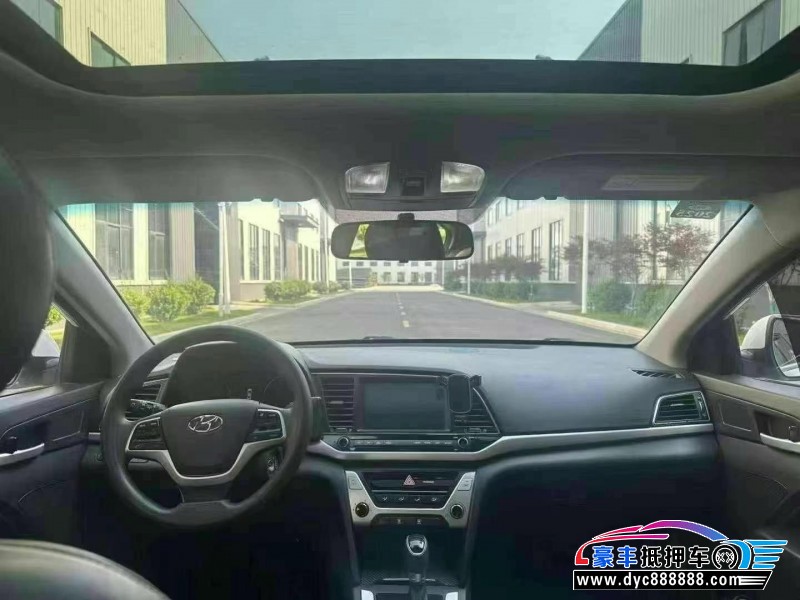 17年现代领动轿车抵押车出售