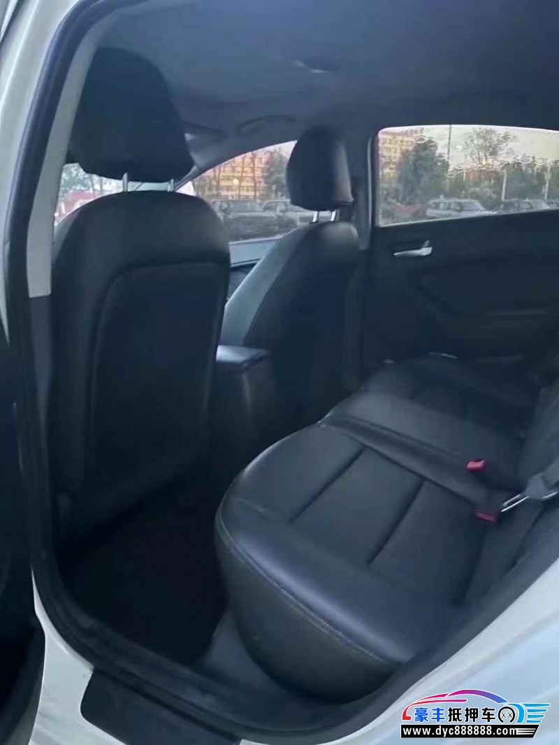 18年起亚K3轿车抵押车出售