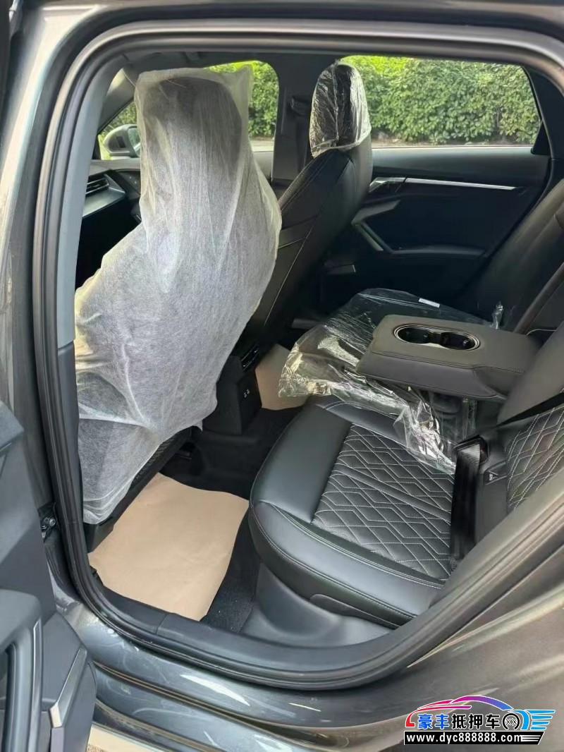 25年奥迪A3轿车抵押车出售