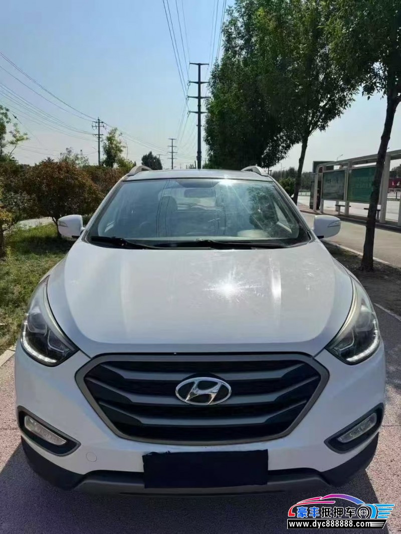 14年现代ix35轿车抵押车出售