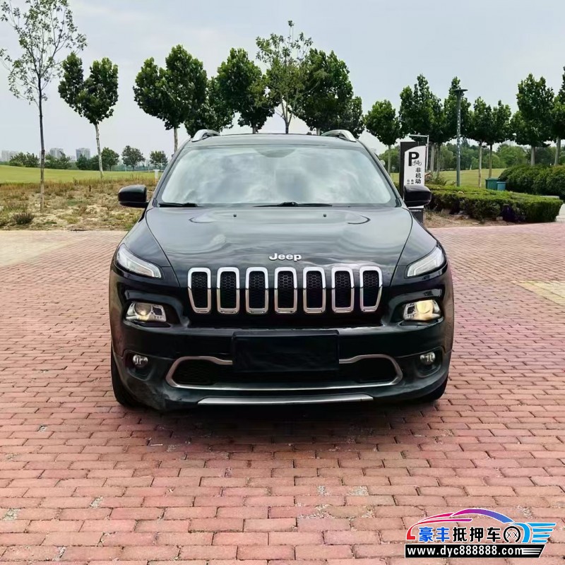 17年Jeep自由光轿车抵押车出售