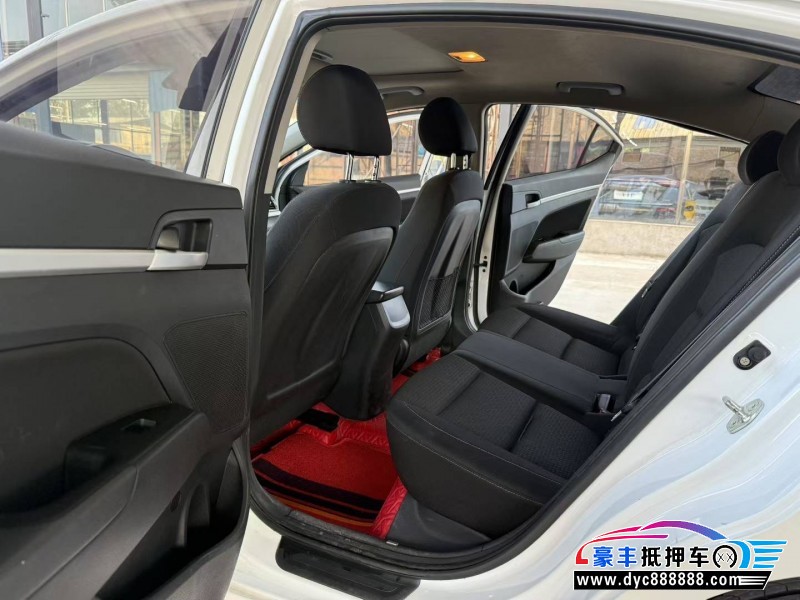 16年现代领动轿车抵押车出售