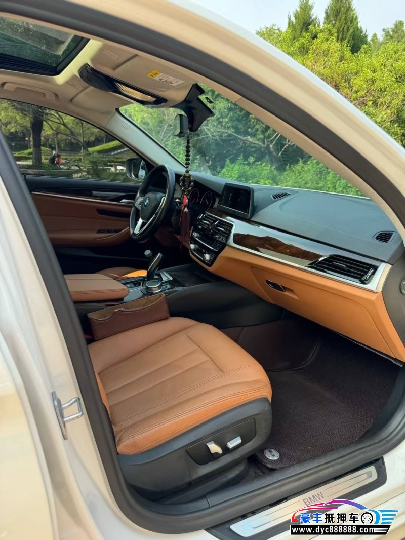 17年宝马5系轿车抵押车出售