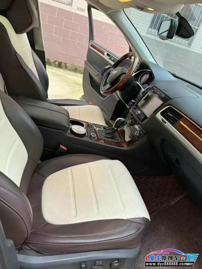 15年大众途锐轿车抵押车出售