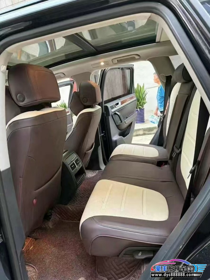 15年大众途锐轿车抵押车出售