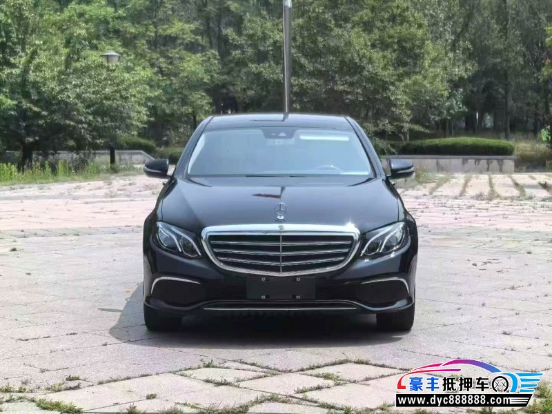 17年奔驰E轿车抵押车出售