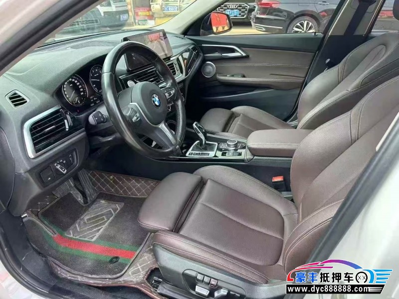 22年宝马1系轿车抵押车出售