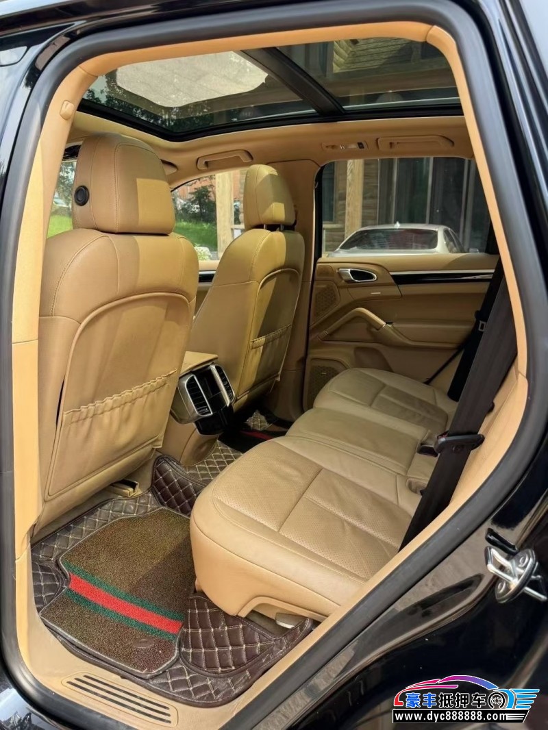 14年保时捷卡宴轿车抵押车出售