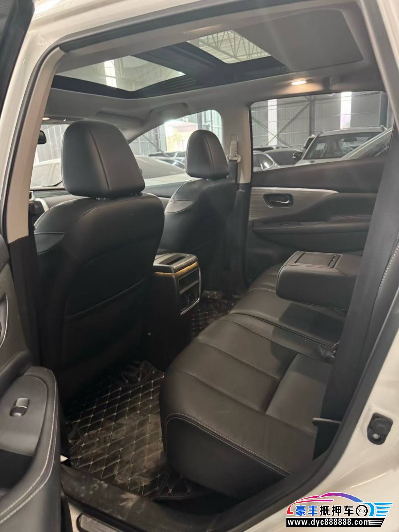 21年日产楼兰轿车抵押车出售