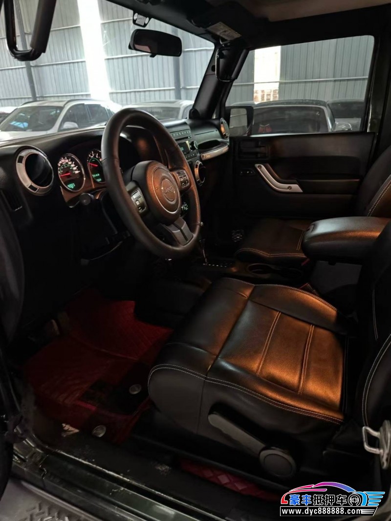 12年Jeep牧马人轿车抵押车出售