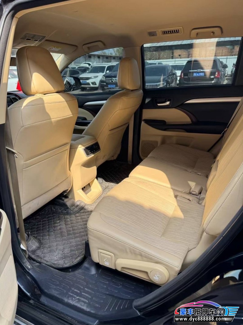 16年丰田汉兰达轿车抵押车出售