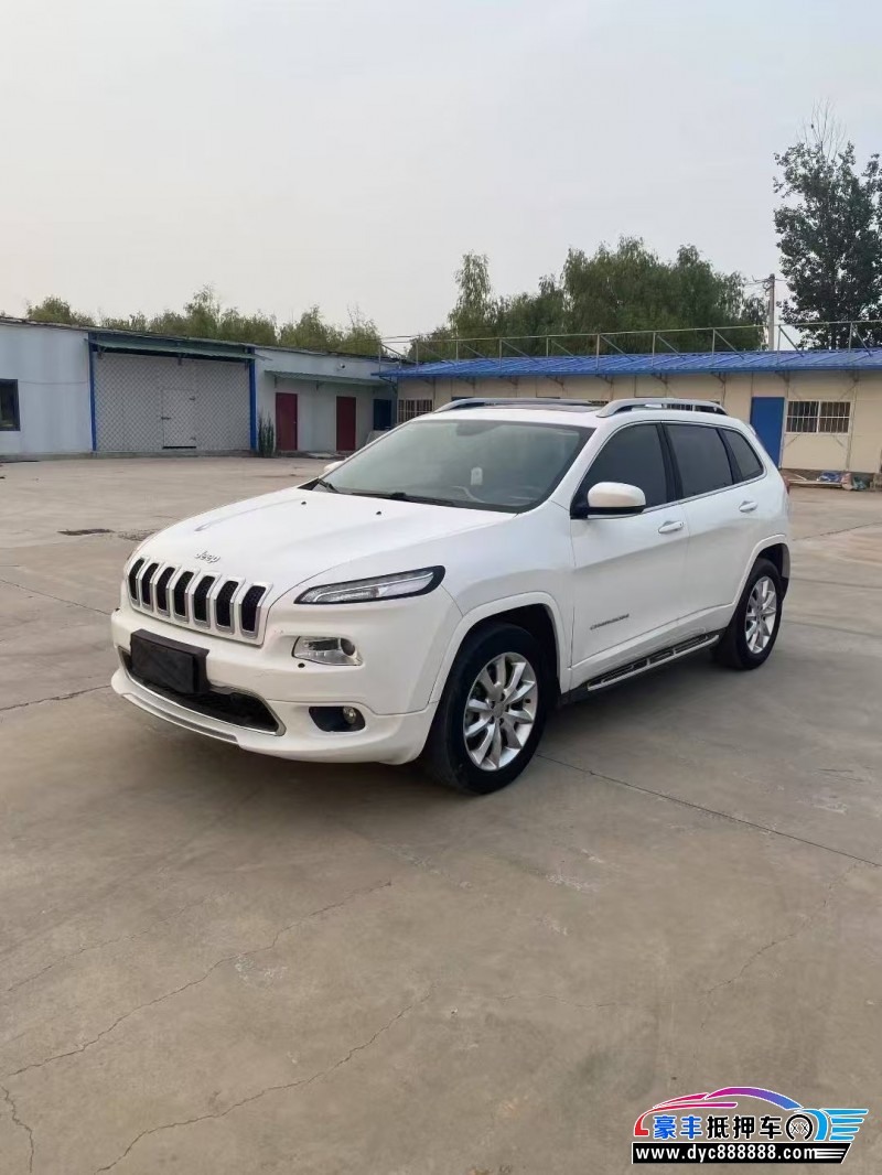 17年Jeep自由光轿车抵押车出售