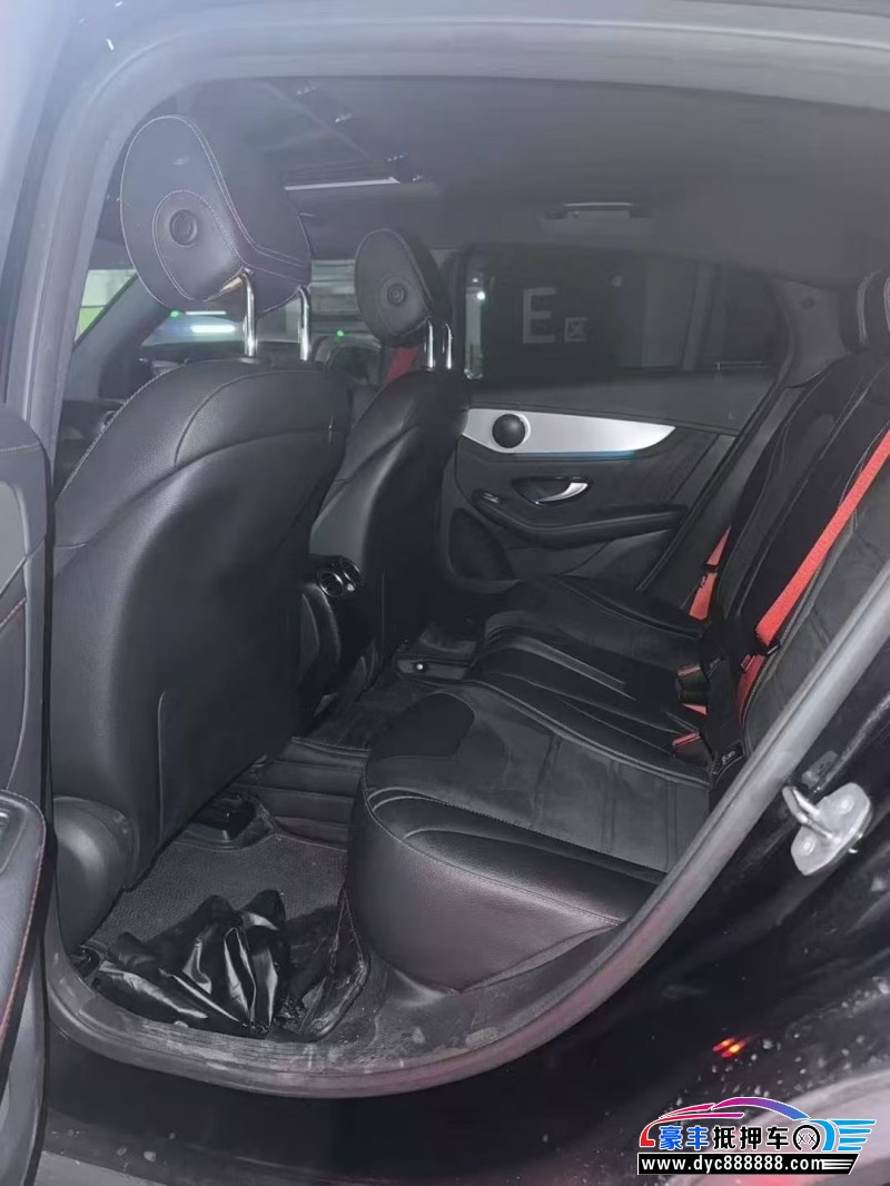 18年奔驰GLC AMG轿车抵押车出售