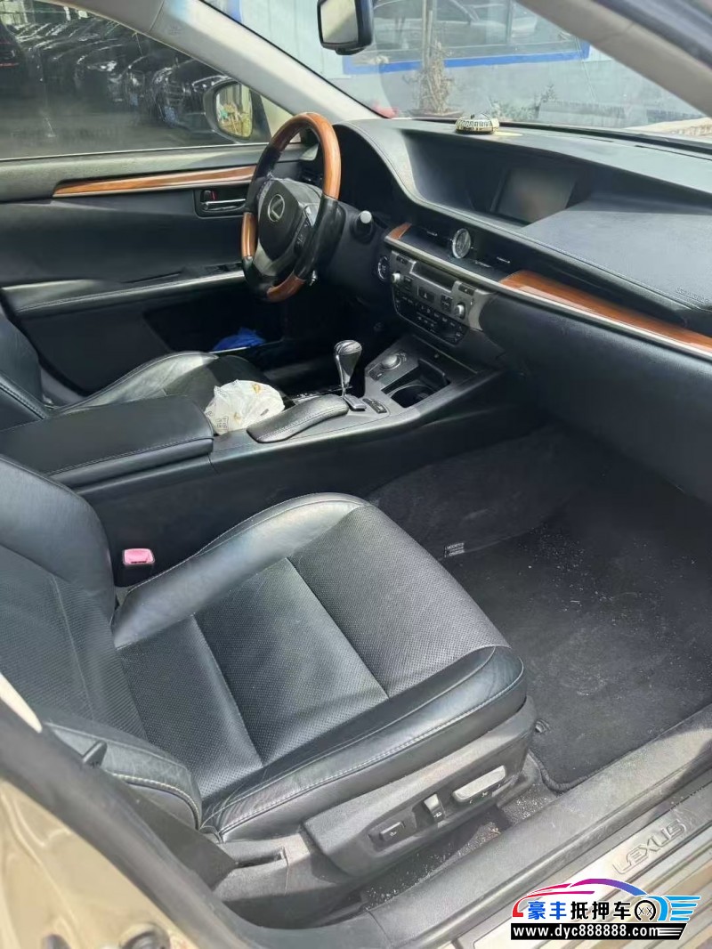 12年雷克萨斯ES轿车抵押车出售