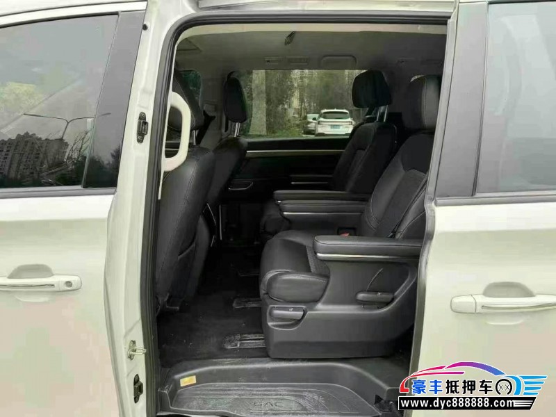 22年传祺M8轿车抵押车出售