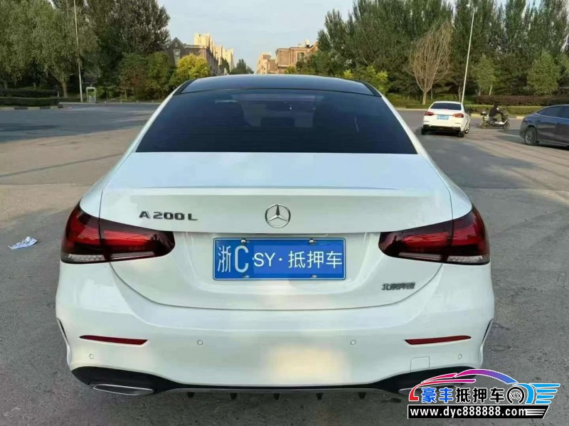 22年奔驰A轿车抵押车出售