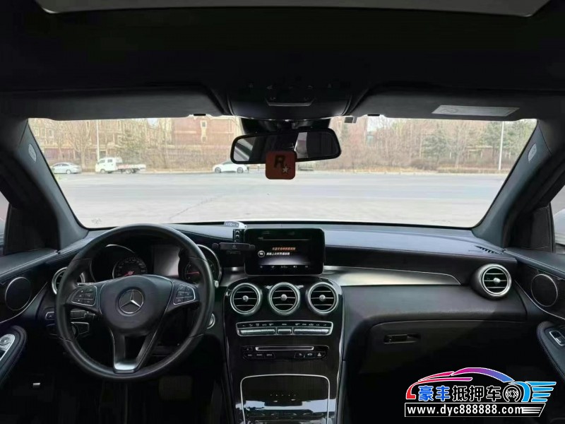 17年奔驰GLC轿车抵押车出售