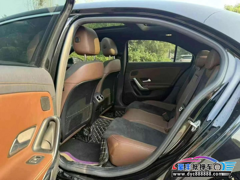 20年奔驰A轿车抵押车出售