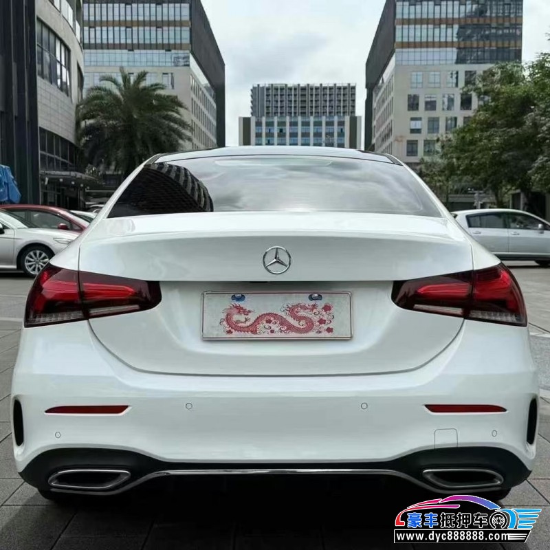 21年奔驰A轿车抵押车出售