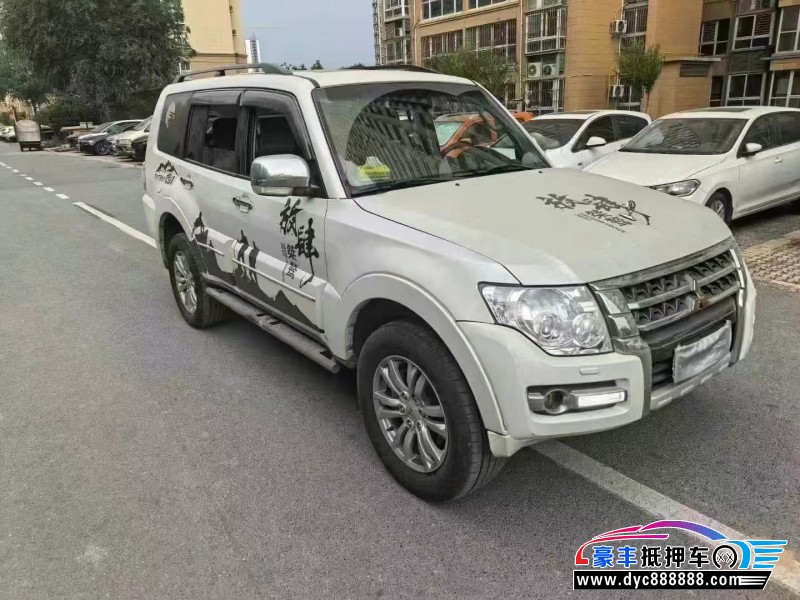 18年三菱帕杰罗轿车抵押车出售