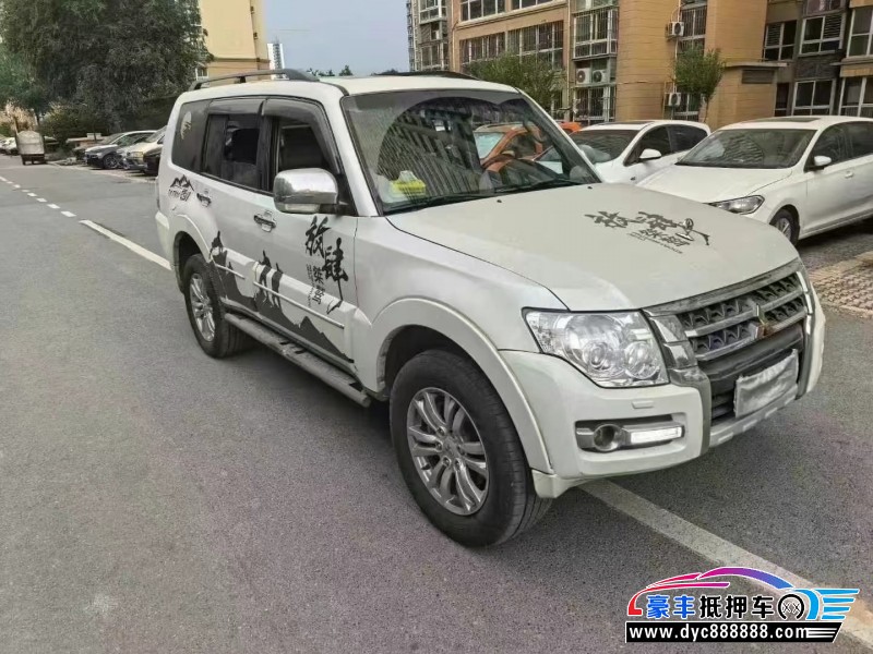 18年三菱帕杰罗轿车抵押车出售