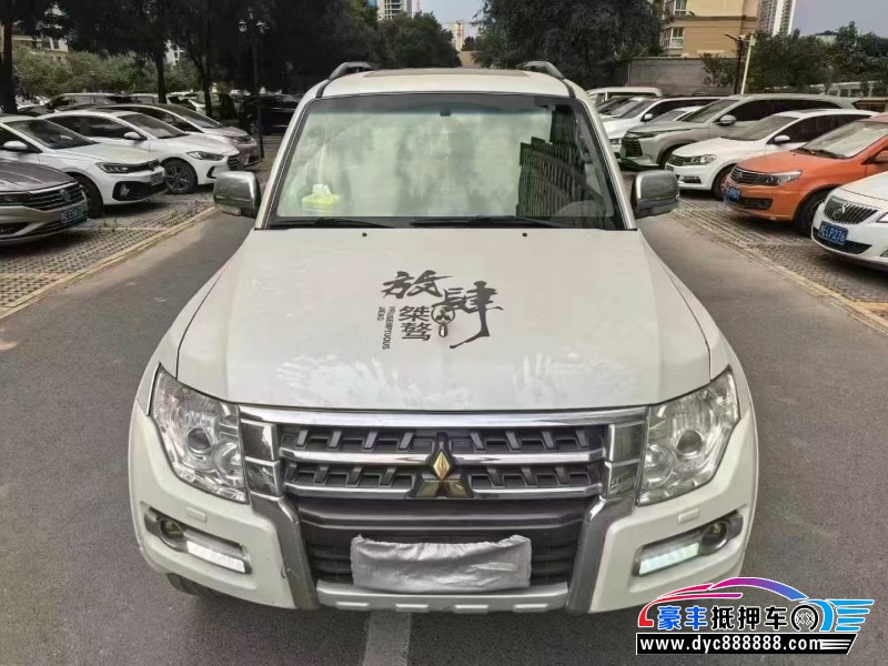 18年三菱帕杰罗轿车抵押车出售