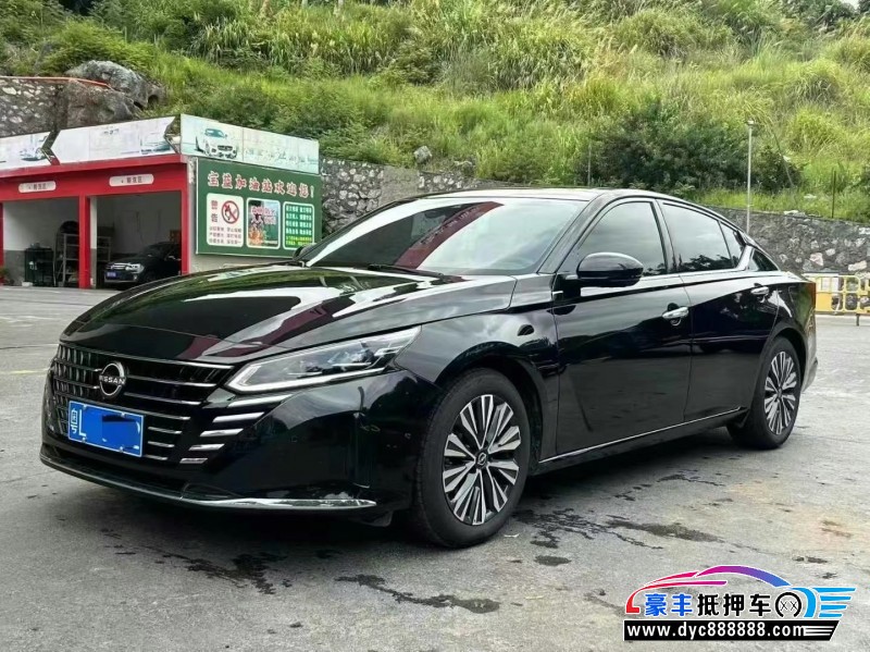 23年日产天籁轿车抵押车出售