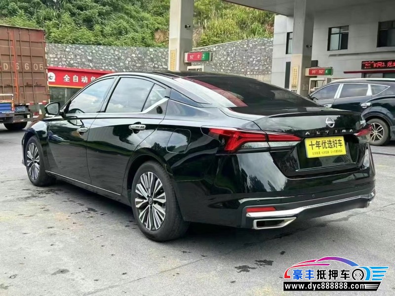 23年日产天籁轿车抵押车出售