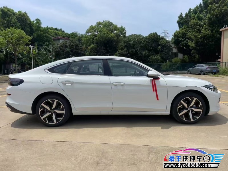 25年大众凌渡轿车抵押车出售