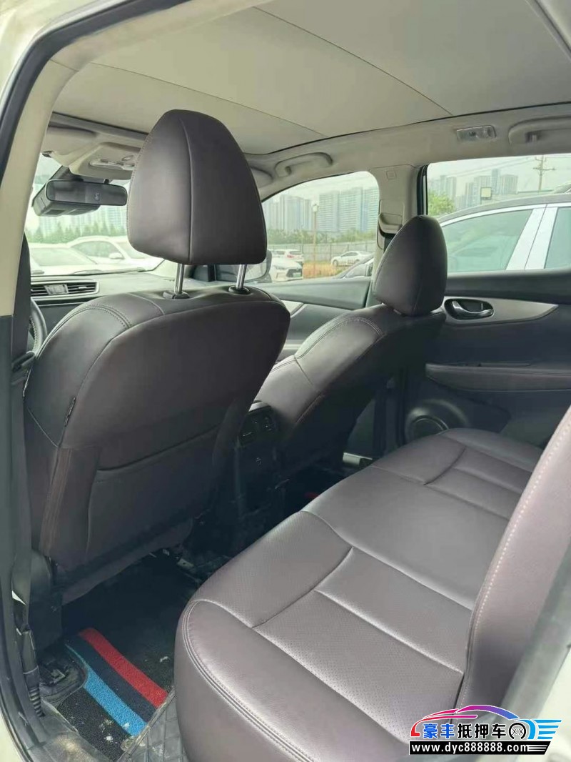 21年日产逍客轿车抵押车出售