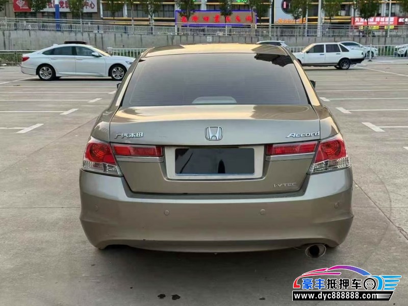 12年本田雅阁轿车抵押车出售