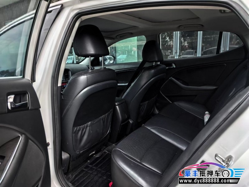 14年起亚K5轿车抵押车出售