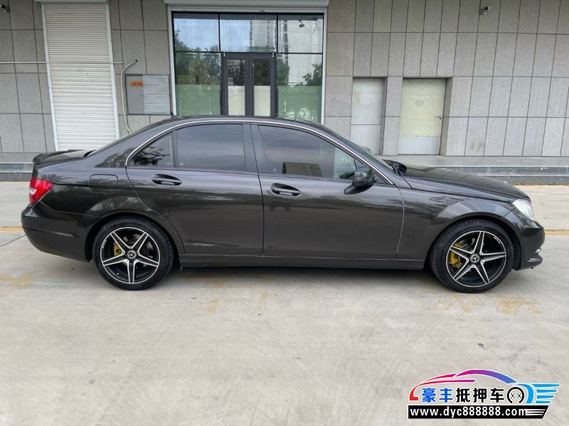 12年奔驰C轿车抵押车出售