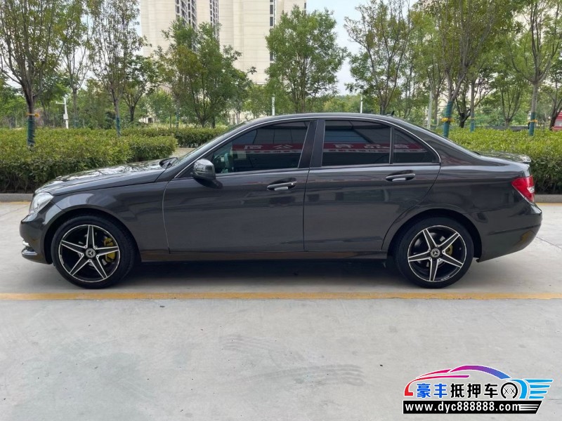 12年奔驰C轿车抵押车出售