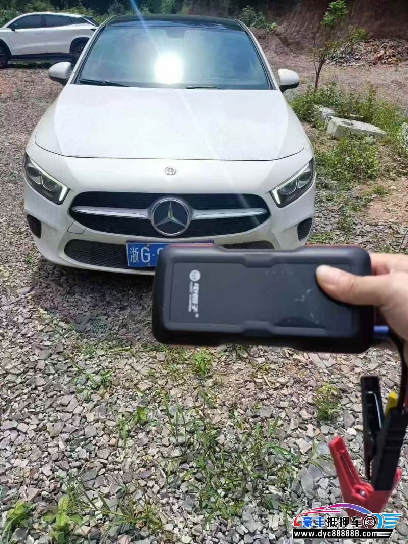 20年奔驰A轿车抵押车出售