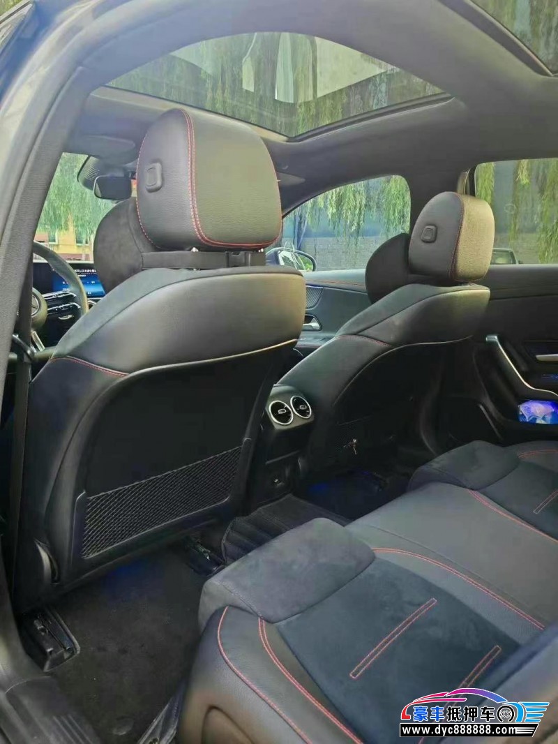 23年奔驰A轿车抵押车出售