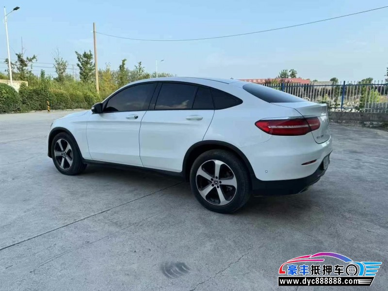 17年奔驰GLC轿车抵押车出售